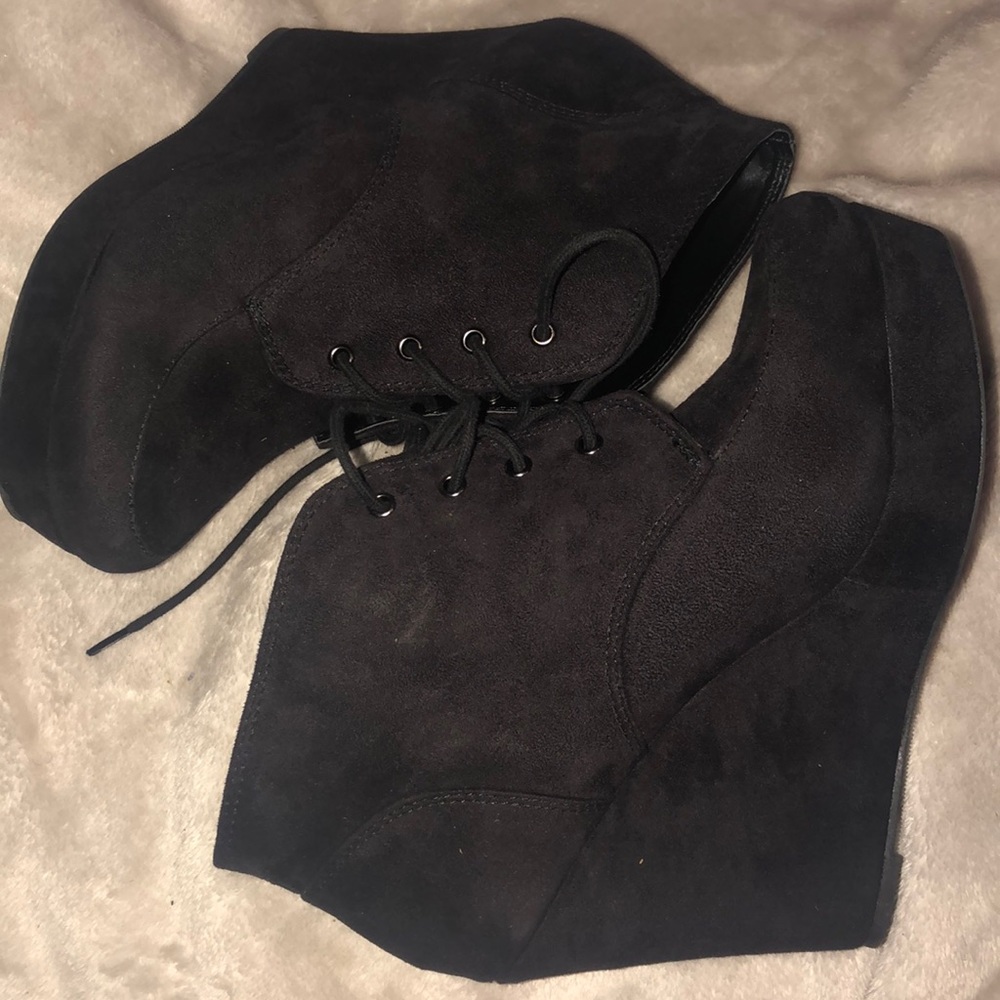 Heeled booties - Picture 2 of 3